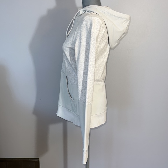 Lululemon Voyage Hoodie - Picture 10 of 16